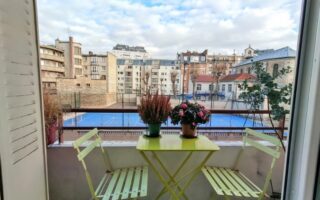 For Sale: Immaculate 2-Bedroom Flat with Unobstructed Views