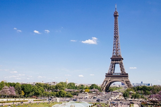 How to Give a 90-Year-Old a Fabulous Time in Paris