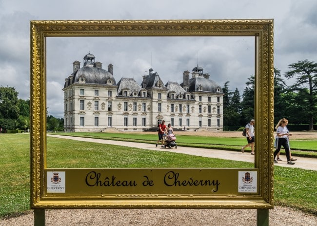 The Chateau de Cheverny and its Secret Role in an Anti-Nazi Cartoon