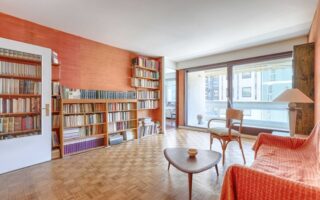 For Sale: Nice Three-Room Apartment with Terrace in the 14th