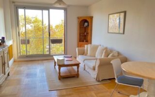For Sale: Charming Two-Bed Apartment near Porte de Saint-Cloud