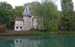 An Autumn Walk Along the Marne with Two Surprising Detours