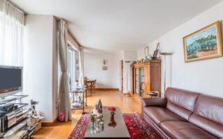 For Sale: Apartment with Balcony in the 15th