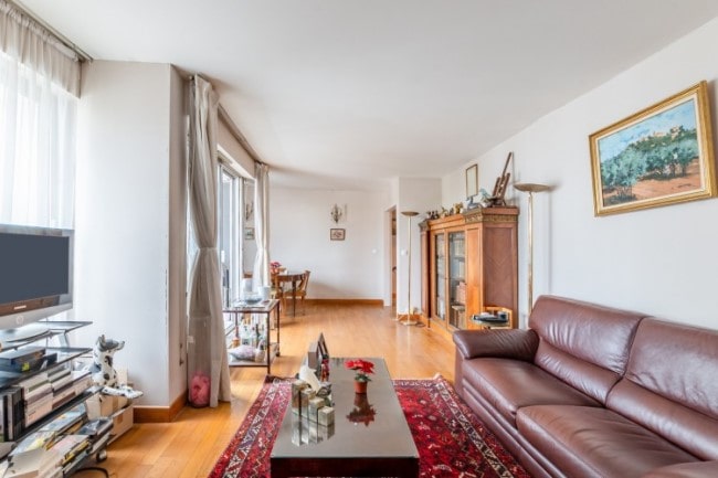 For Sale: Apartment with Balcony in the 15th