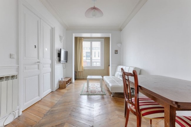 For Sale: 1 Bed Apartment in a Beautiful Haussmann Building