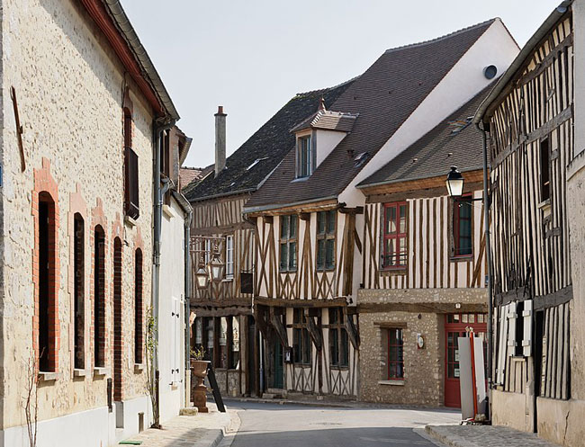 Explore Provins: The Medieval Town an Hour from Paris