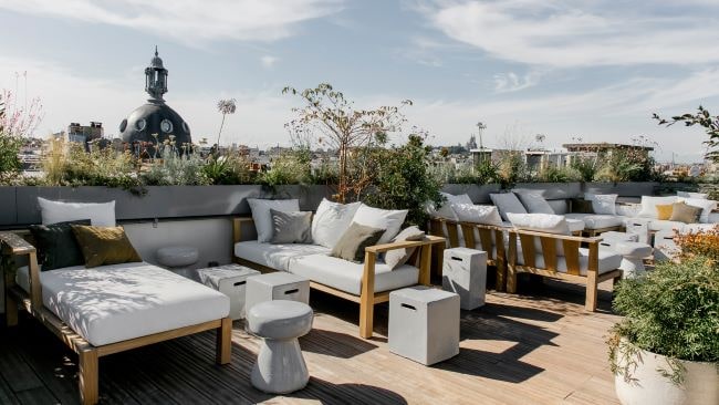 National ON (the) TOP Rooftop bar 