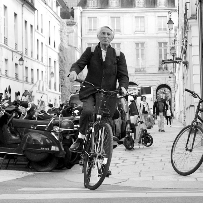 Au Velo dans Le Marais