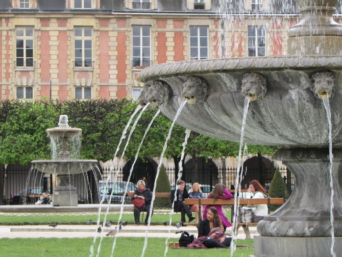 Flâneries in Paris: Saint Paul and Place des Vosges