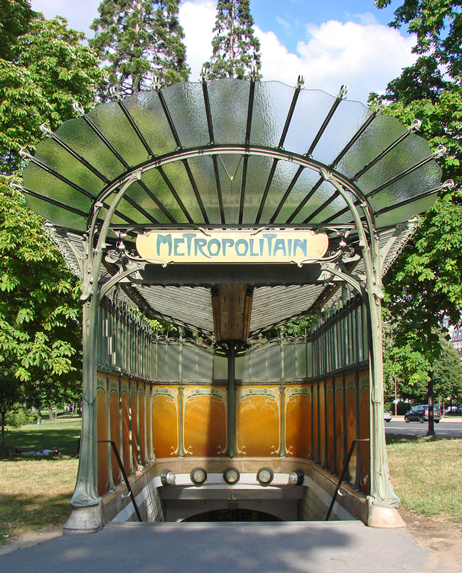 Porte Dauphine metro entrance