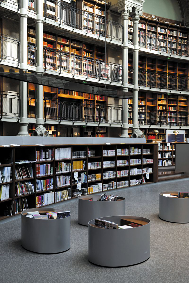 Books in the oval room