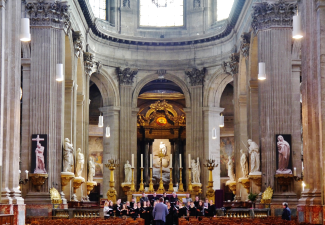 Celebrate Christmas with Concerts at Paris Churches