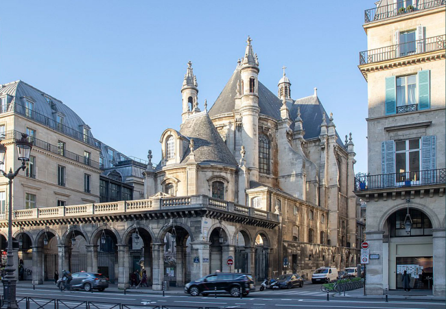 The Smart Side of Paris: Across the Street from the Louvre