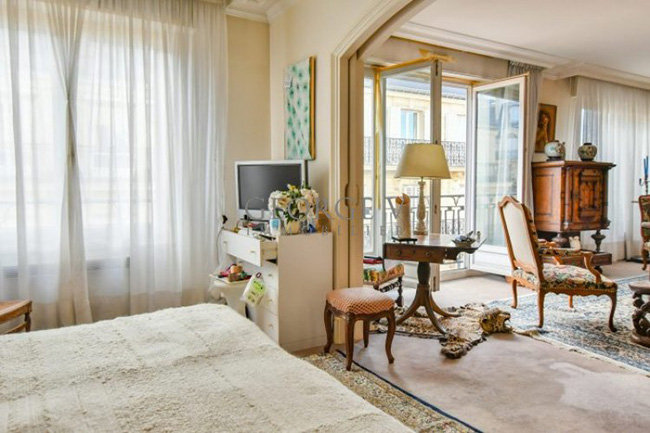 For Sale: Luxurious 1-Bedroom Apartment on Avenue Foch
