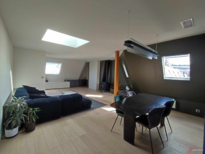 For Sale Luxurious 6th Floor Apartment on Avenue Foch with Eiffel