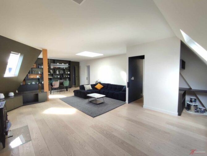 For Sale Luxurious 6th Floor Apartment on Avenue Foch with Eiffel