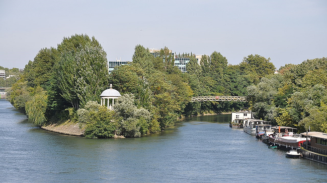 Islands in the Seine