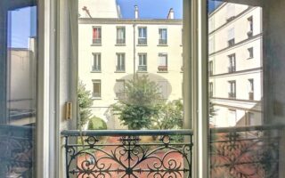 For Sale: Furnished Apartment Near the Cours de Vincennes