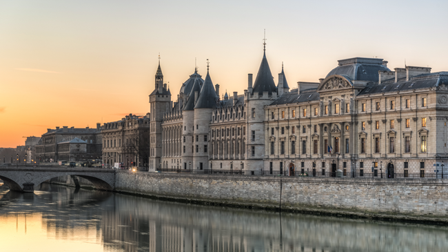 Flâneries in Paris: A Riverside Loop from Châtelet