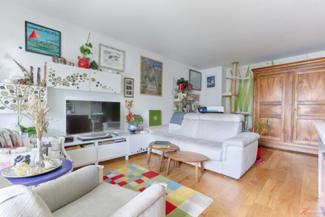 For Sale: Apartment with a Balcony in La Villette