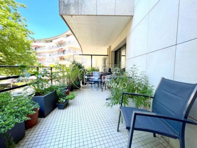 For Sale: Modern Apartment with Panoramic Seine Views