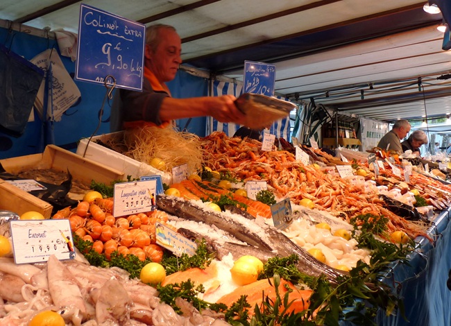 Explore the Rue Cler and Classic Food Markets with SLL Paris