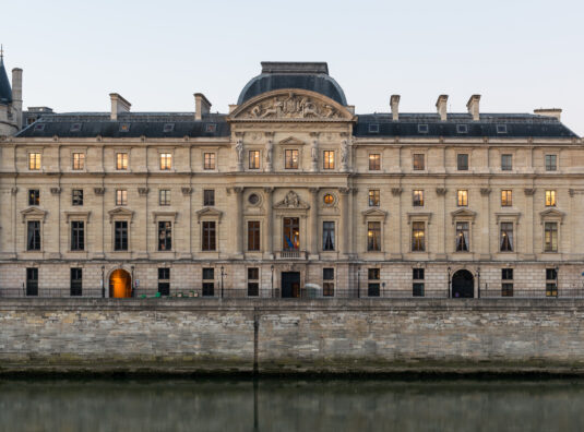 Discover the Island Treasures of Île de la Cité...