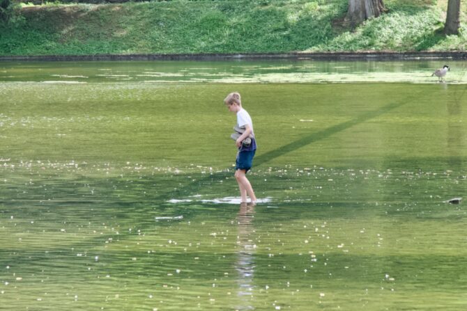Why You Have to See the Parc des Buttes-Chaumont