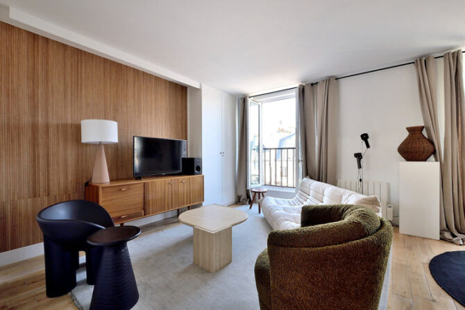 For Sale: Apartment in the Upper Marais