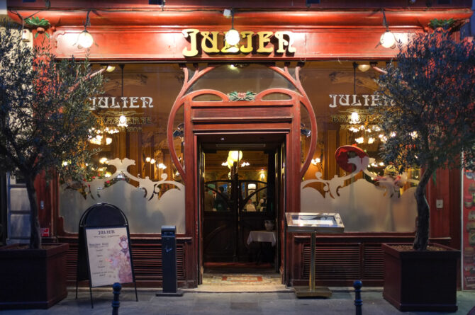 Lunching at the Bouillon Julien