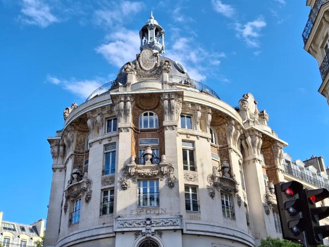 The Smart Side of Paris: A Philosophical Walk along Rue Réaumur