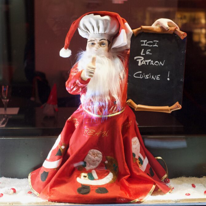 Bask in the Holiday Spirit in Paris