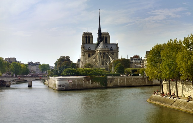 The Essential Guide to the 4th Arrondissement