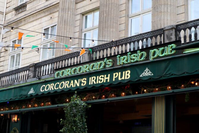 Great Guinness and Live Music: The Best Irish Bars in Paris