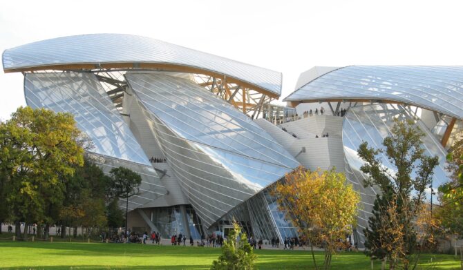 A Calder Cornucopia at Fondation Louis Vuitton