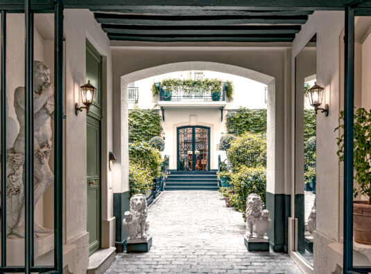 6 Quiet Hotels in Paris...