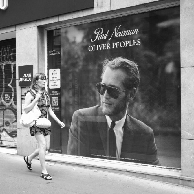 Mimétisme Mural: The Art of Unintentional Dialogues