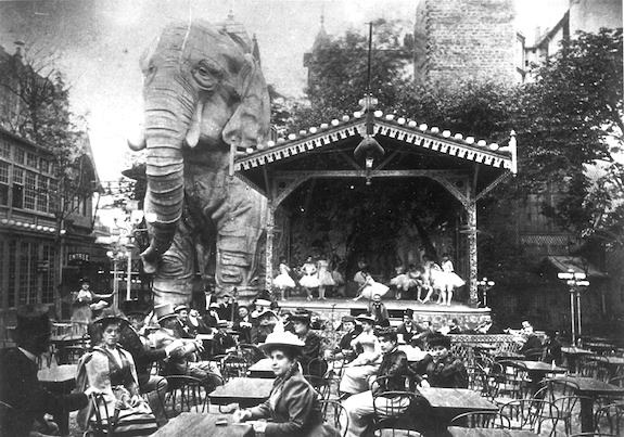 Moulin Rouge elephant. Public domaine photo.