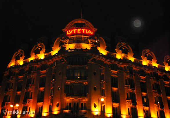 Full moon over Hotel Lutetia. Photo: ©Mikki Ansin 2011