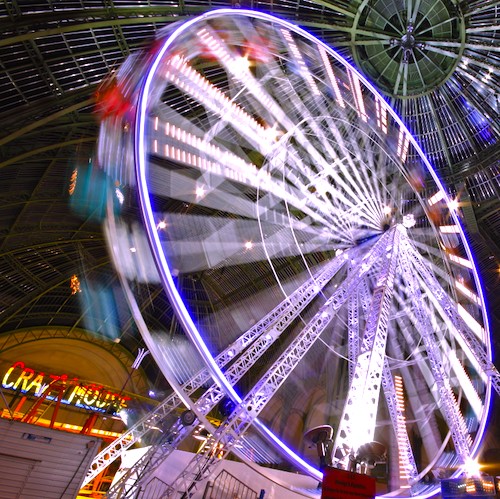 Jours de fête.  Photo: ©Francis Beddok AKA Paris-émoi 2011