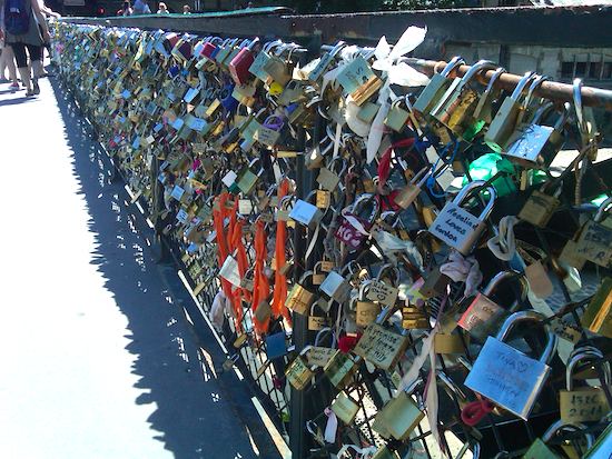 Paris Padlocks of Love – Paris, France - Atlas Obscura