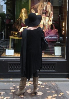 Paris street fashion. Photo credit Cathy Fiorello 