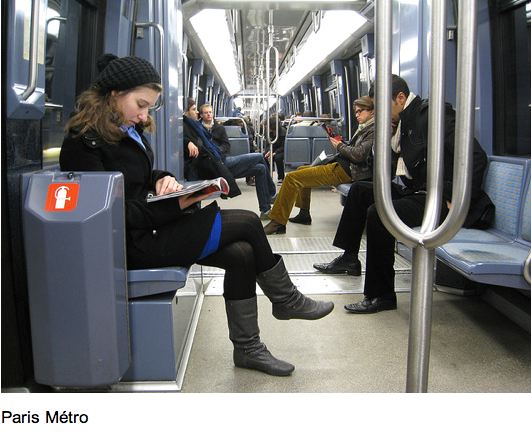 Solo on le Métro. Photo: Chris Yunker