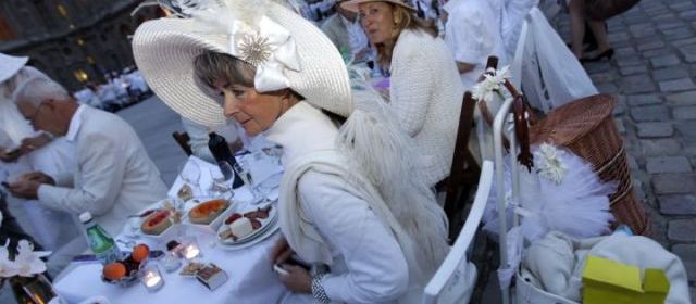 Dinner in White at Louvre 2011  ©Le Parisien-carol-amar-reuters