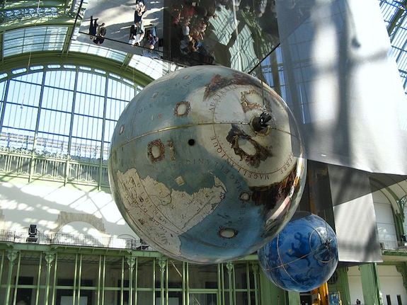 Coronelli Globes at Grand Palais in 2005. Photo: Wikimedia