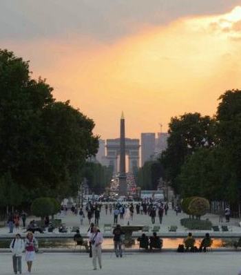 Walk from Louvre to Tuileries to Place de la Concorde. Photo: theworldeffect.com