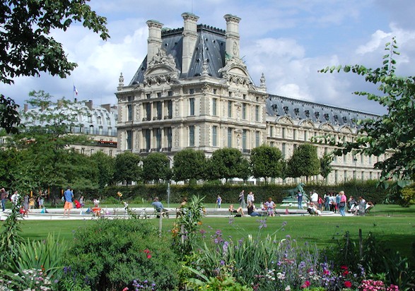 Louvre seen from Tuileries.