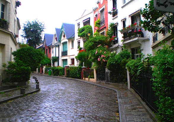 Villa Léandre just off avenue Junot in Montmartre. Photo by pantchoa.