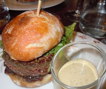 L'Alivi Corsican burger maison. Photo: M. Kemp