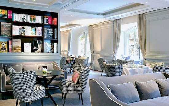 "Coffee Time" at L'Hôtel de Vendôme. Publicity photo.